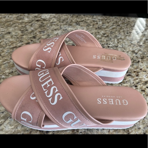 Size 6 authentic GUESS shoes - Picture 3 of 5